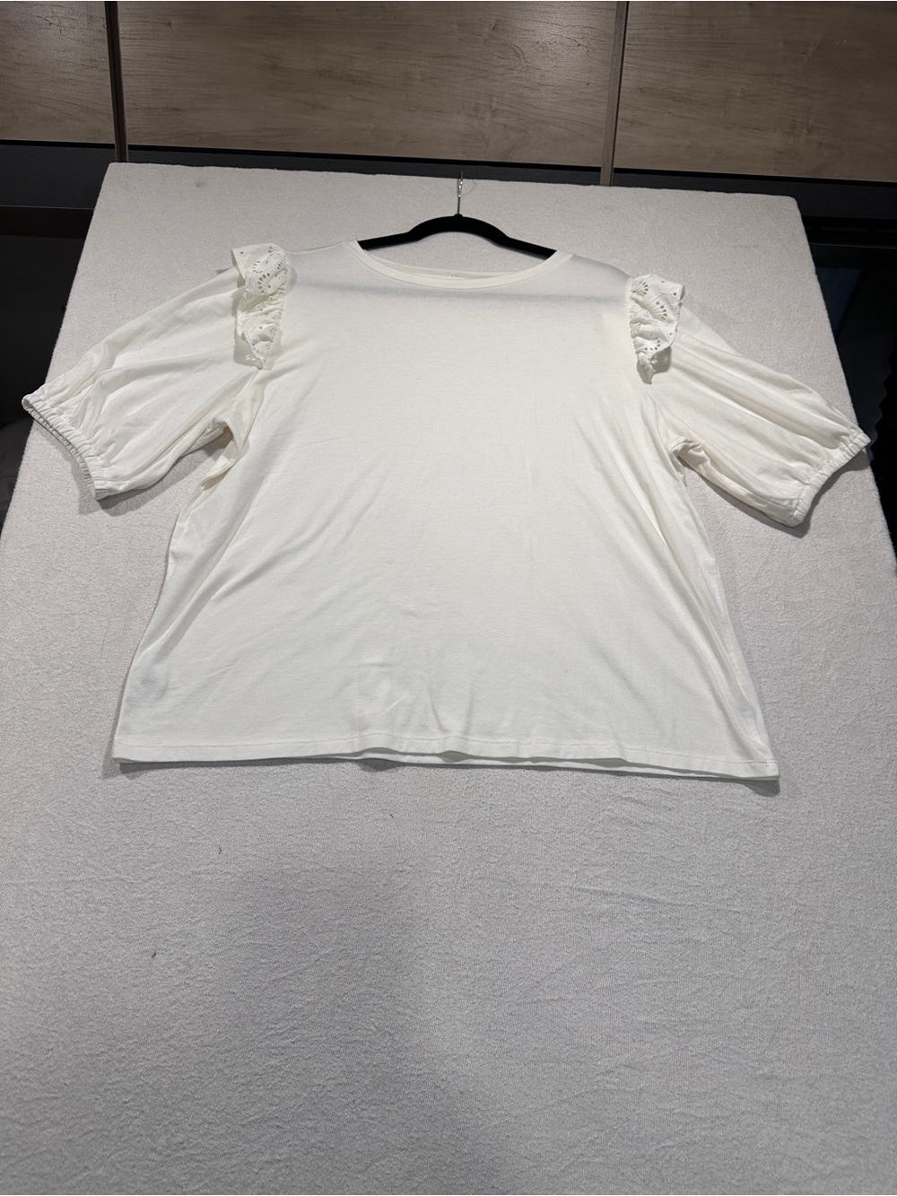 LOFT Cream Eyelet Puff Sleeve Tee